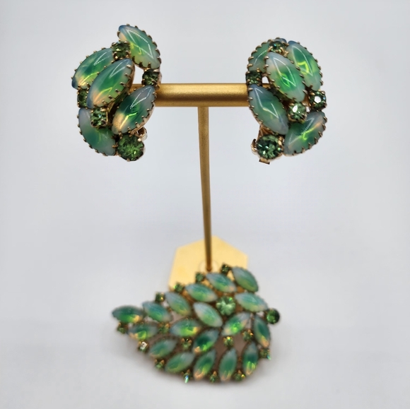 Jewelry - Vintage Juliana Multi-Green and Gold Brooch and Earrings Set